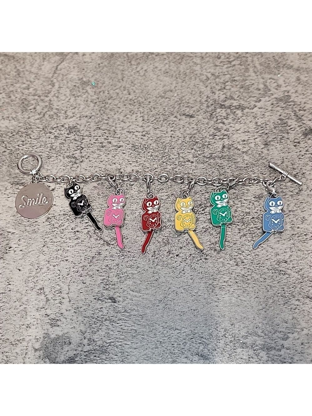 Kit-Cat Klock Charm bracelet clock - Picture 7 of 15